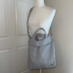 Lululemon on my level tote bag